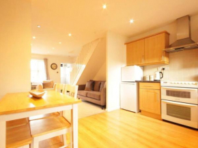 Fantastic 2-Bed House in Hull Garden Sky tv